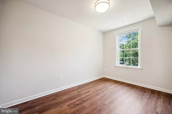 Gaithersburg, MD 20878,828 QUINCE ORCHARD BLVD #828-10
