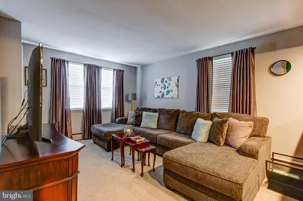 Philadelphia, PA 19111,6941 SHELBOURNE ST