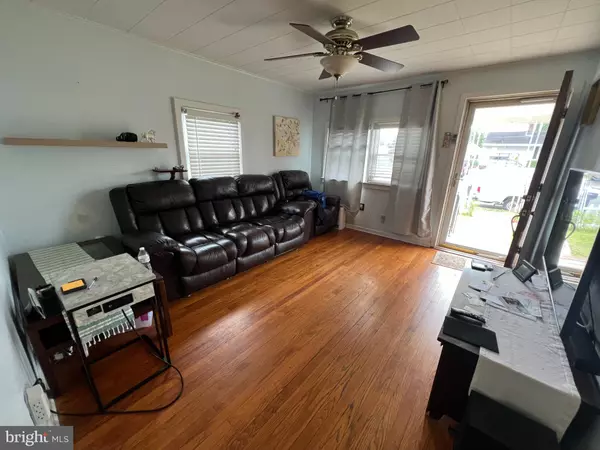 Trenton, NJ 08638,2305 COLUMBIA AVE