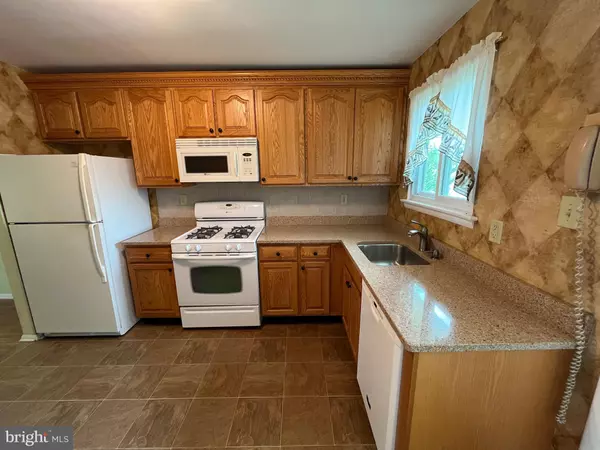 Delran, NJ 08075,25 HOLYOKE DR