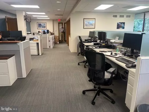 Lancaster, PA 17601,2101 OREGON PIKE