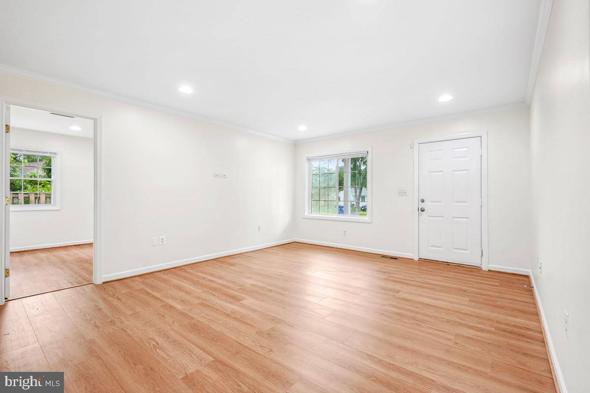 Sterling, VA 20164,801 S FILBERT CT S