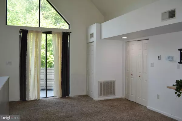 Harrisburg, PA 17110,910 CHERRINGTON DR #910