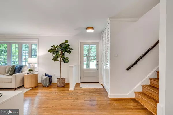 Fairfax, VA 22032,5220 GAINSBOROUGH DR
