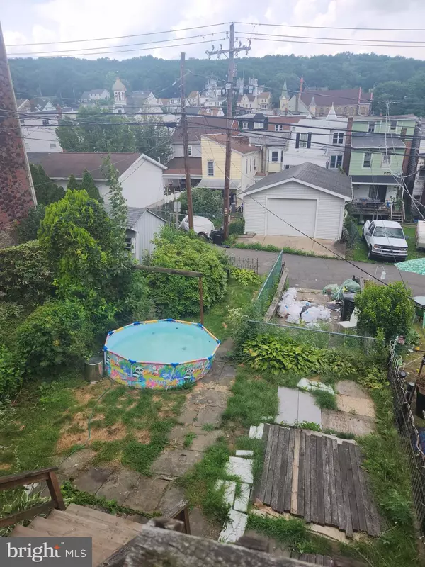 Ashland, PA 17921,1229 W WALNUT ST