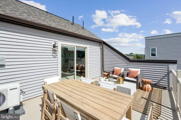 Herndon, VA 20170,2170 GLACIER RD