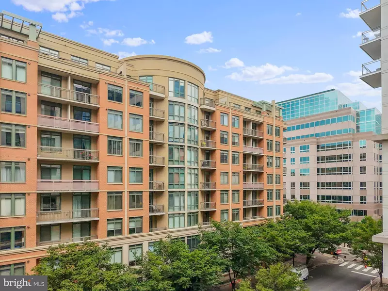 3625 10TH ST N #303, Arlington, VA 22201