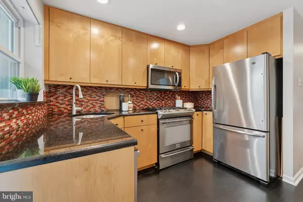 Philadelphia, PA 19147,712 S 6TH ST