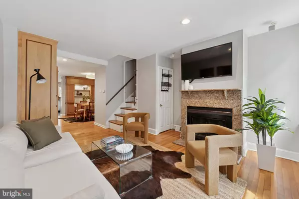 712 S 6TH ST, Philadelphia, PA 19147