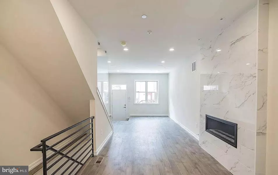 1439 S TAYLOR ST, Philadelphia, PA 19146