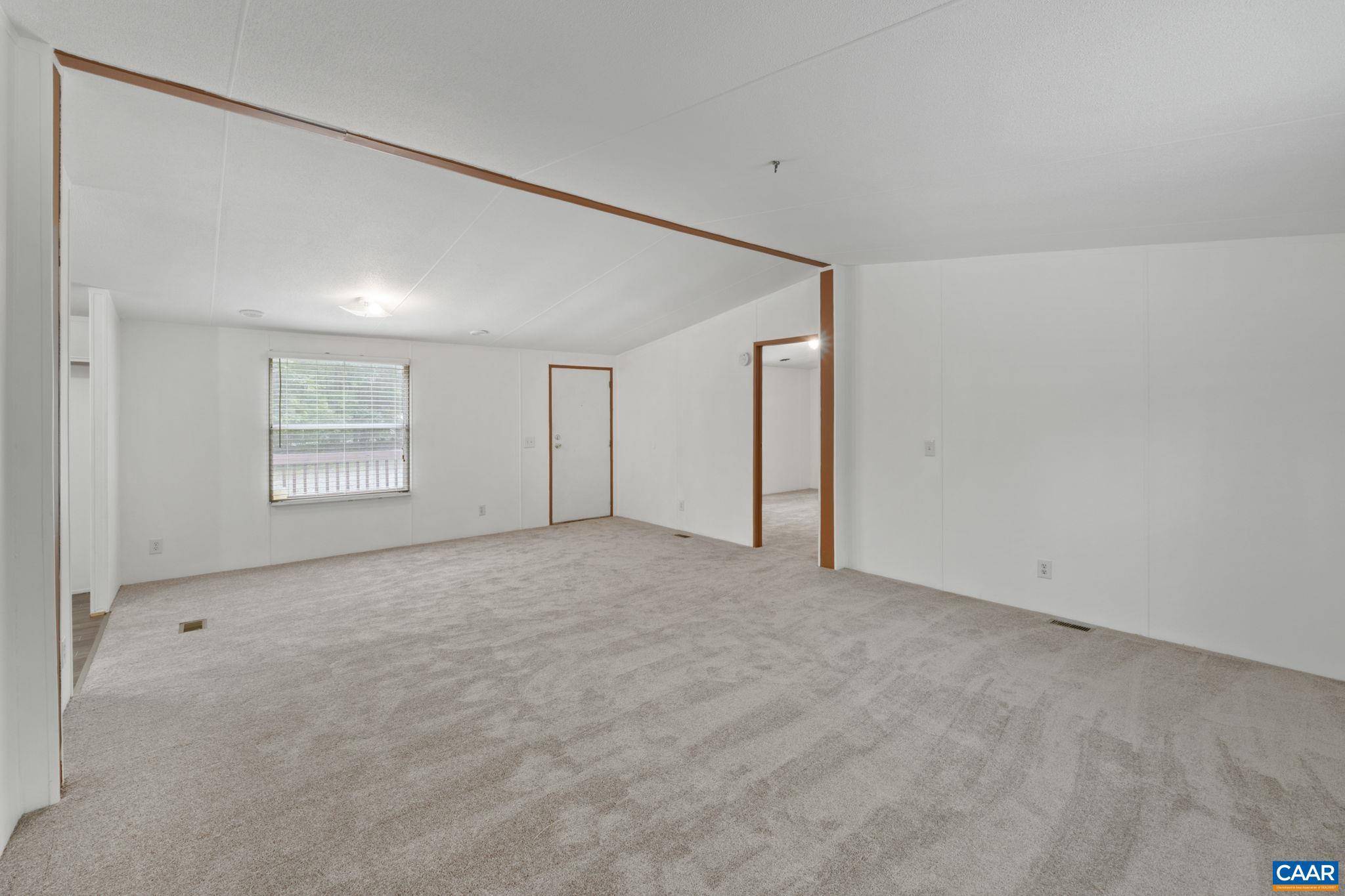 Scottsville, VA 24590,505 HUMMINGBIRD RD