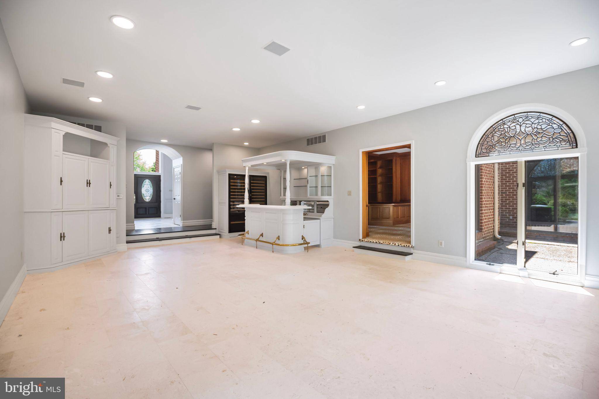 Moorestown, NJ 08057,712 KIMBERLY DR