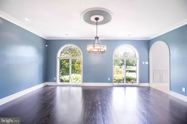 Moorestown, NJ 08057,712 KIMBERLY DR