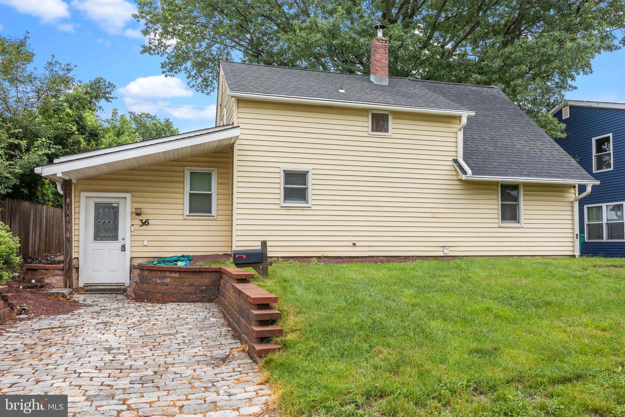 36 GRAPEVINE RD, Levittown, PA 19057