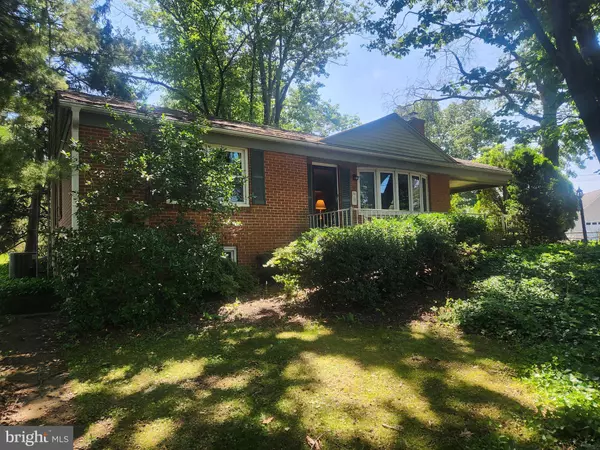 317 S 10TH ST, Akron, PA 17501