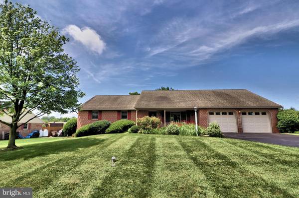 660 SNYDER HILL RD, Lititz, PA 17543
