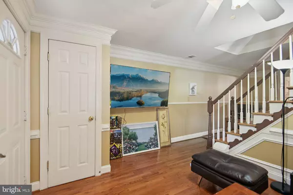 Arlington, VA 22206,3705 S FOUR MILE RUN DR S