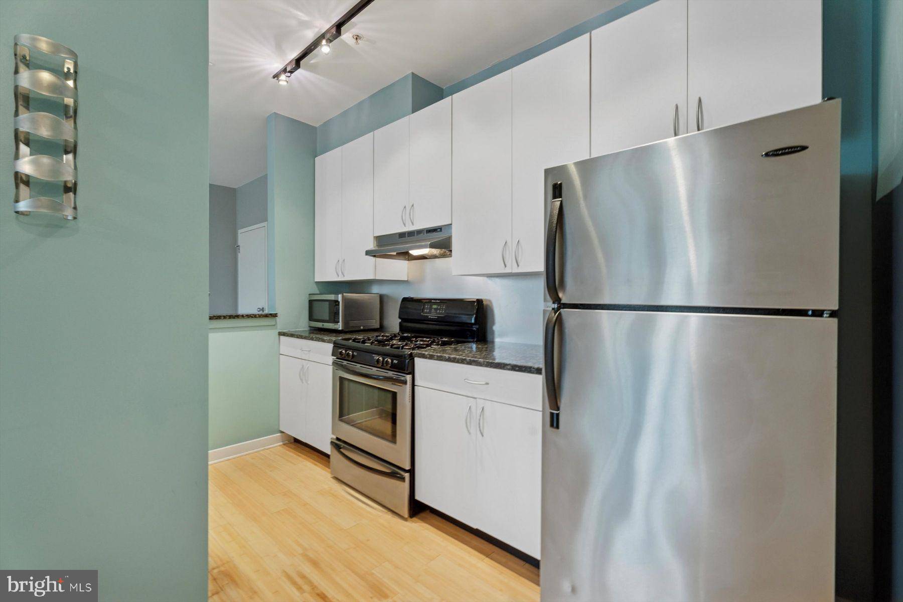 Philadelphia, PA 19128,182 GAY ST #301