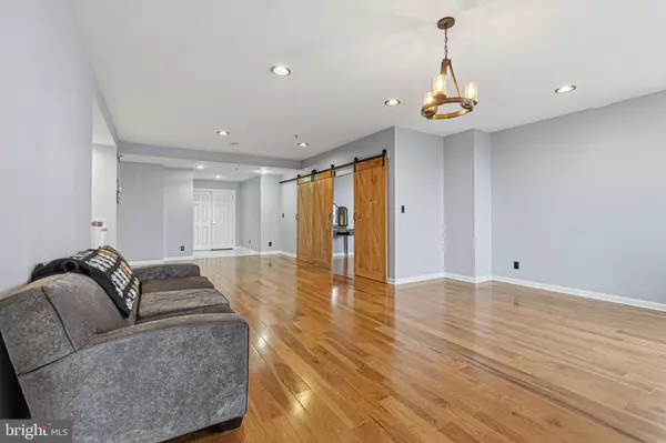 Baltimore, MD 21202,10 E LEE ST #808