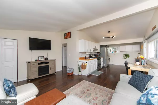 Maple Shade, NJ 08052,307 RUTH AVE