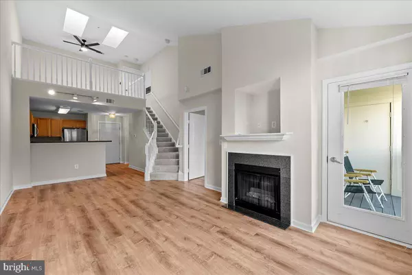 Reston, VA 20190,12000 MARKET ST #469