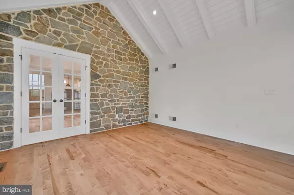 Spring Grove, PA 17362,ST. MICHAELS MODEL 540 MONOCACY TRL