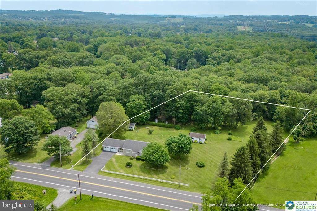 4037 MOUNTAIN VIEW DR, Walnutport, PA 18088