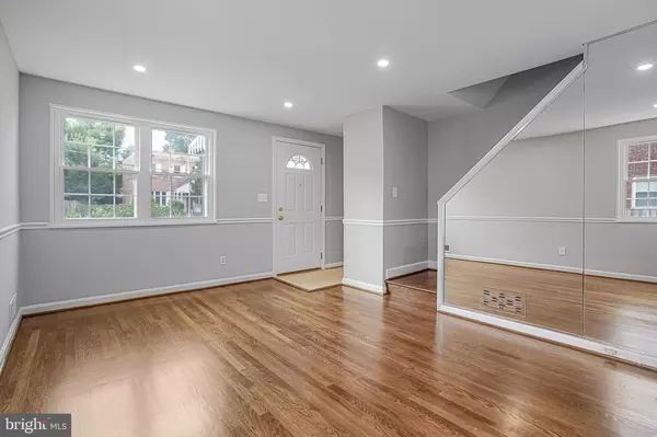 Arlington, VA 22204,3202 13TH RD S