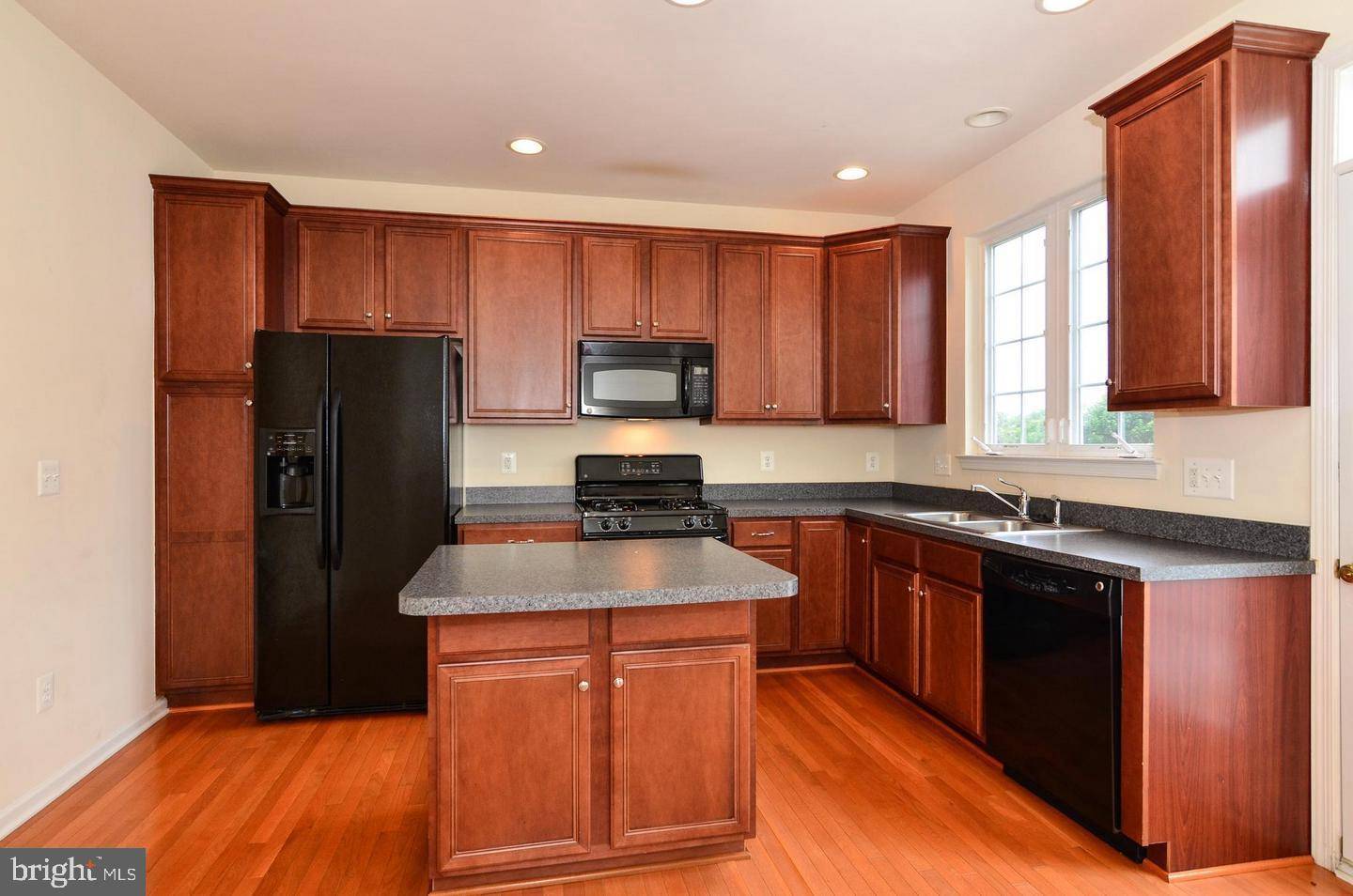 Ashburn, VA 20147,20471 ALICENT TER