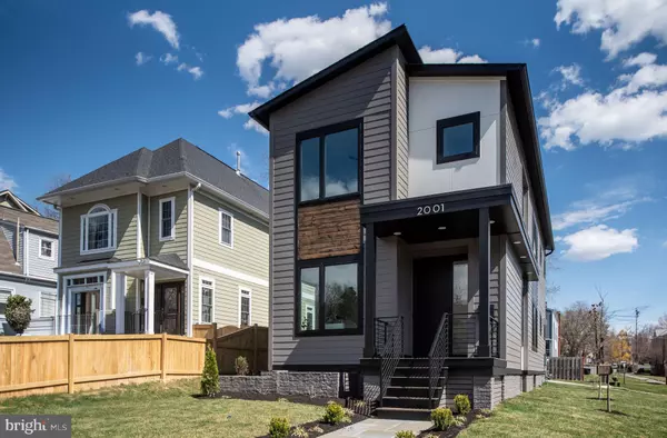 Arlington, VA 22207,2001 N GEORGE MASON DR