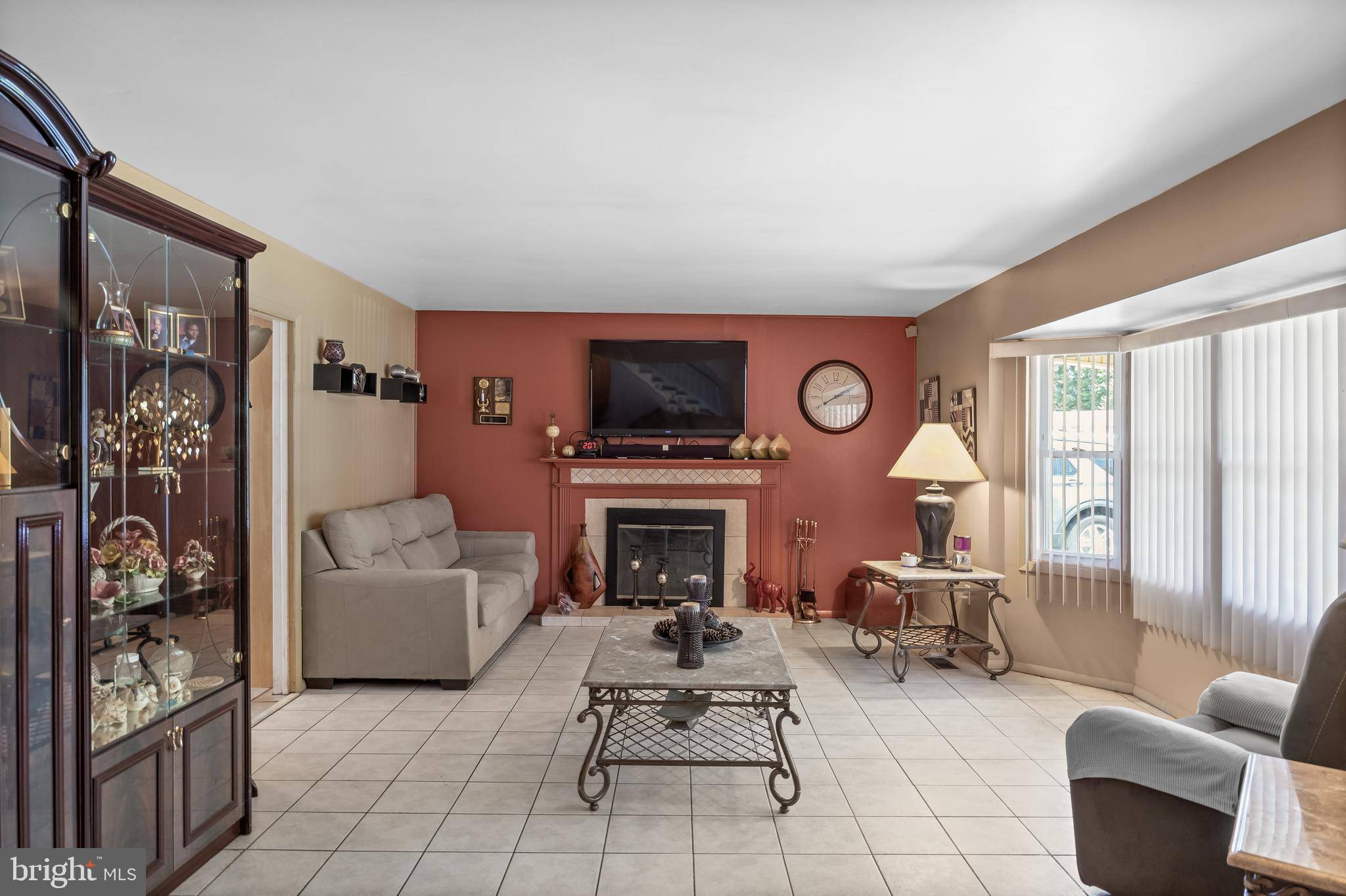 Willingboro, NJ 08046,16 TREBING LN