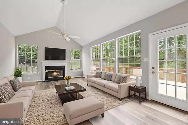 Triangle, VA 22172,18865 CROSSROADS CT