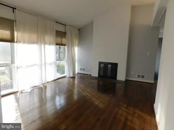Bethesda, MD 20814,6037 GROSVENOR LN
