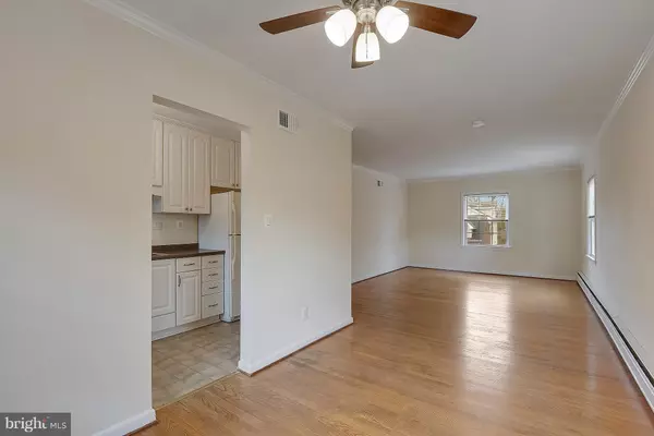 Arlington, VA 22207,4023 18TH RD N #2