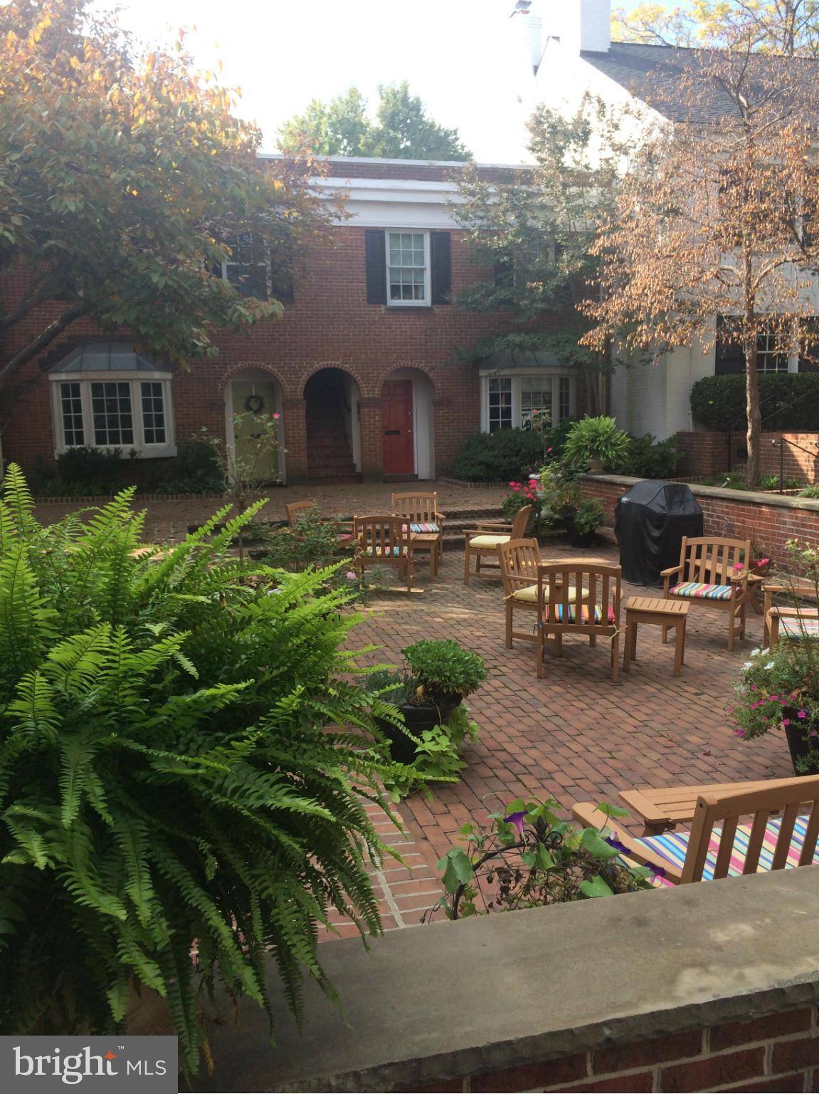 Alexandria, VA 22314,220 SAINT ASAPH ST N #2