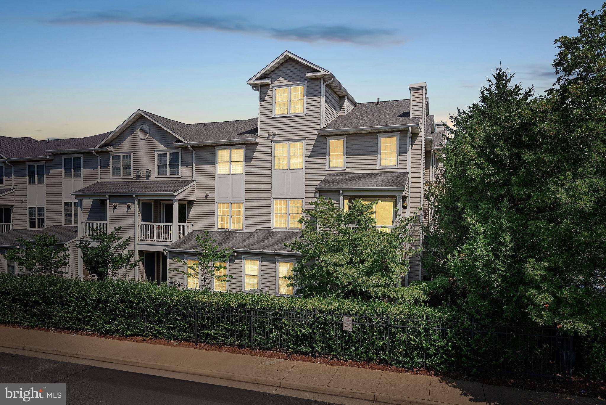 12797 FAIR BRIAR LN, Fairfax, VA 22033