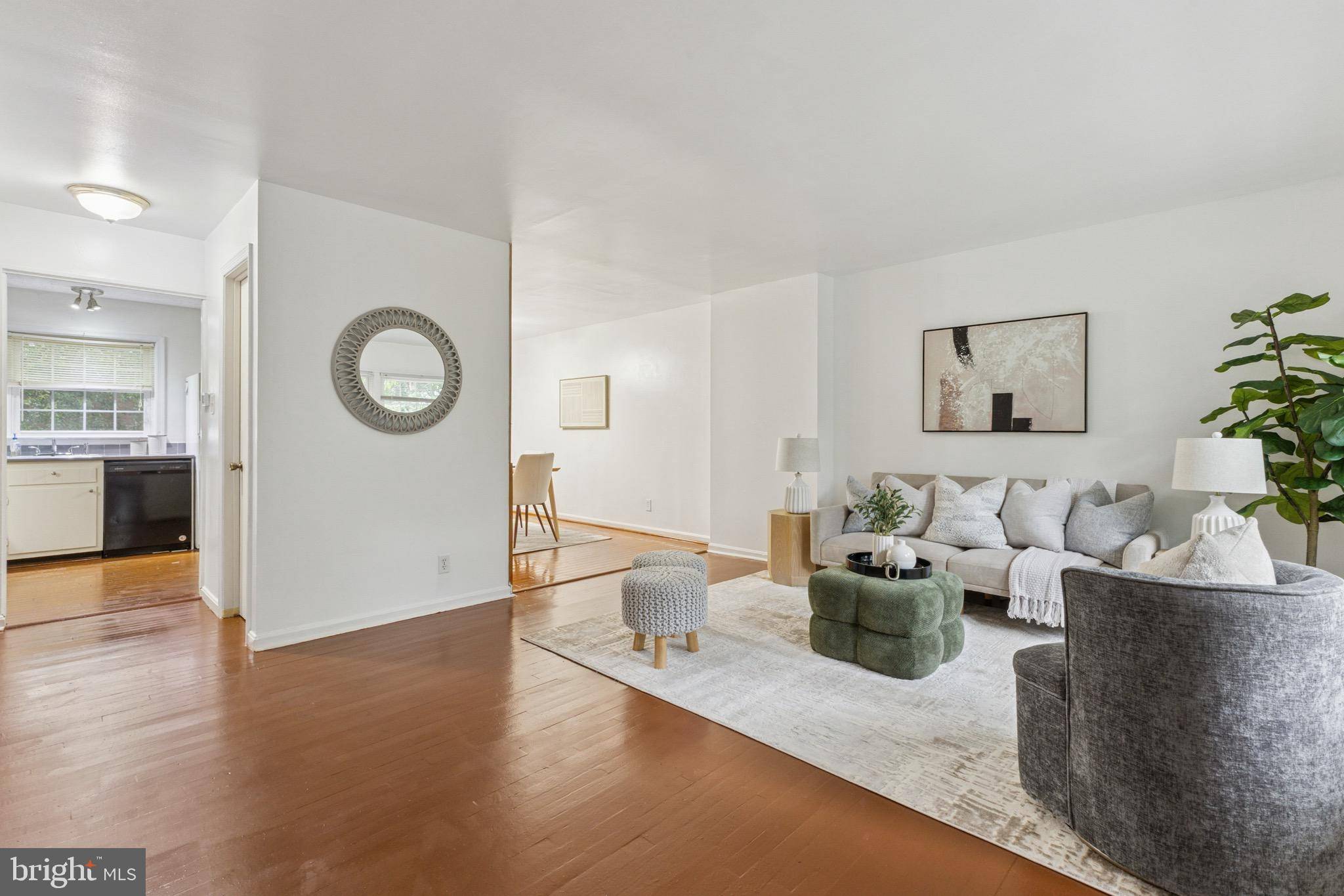 Centreville, VA 20120,14870 LAMBETH SQ