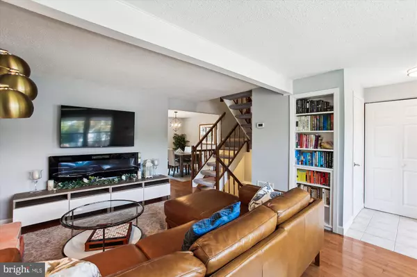 Alexandria, VA 22315,5231 PLEASURE COVE CT