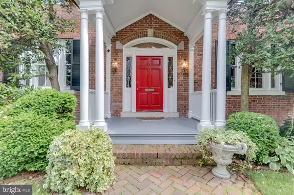 Alexandria, VA 22301,206 N VIEW TER