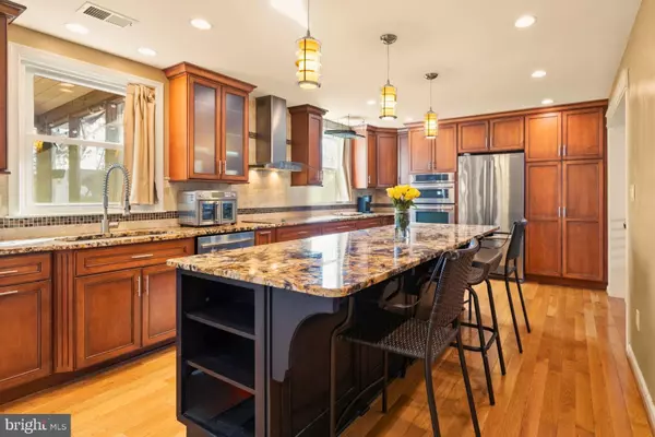 Chantilly, VA 20151,15242 SOVEREIGN PL