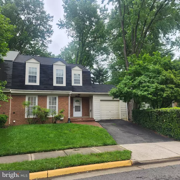 10024 DOWNEYS WOOD CT, Burke, VA 22015