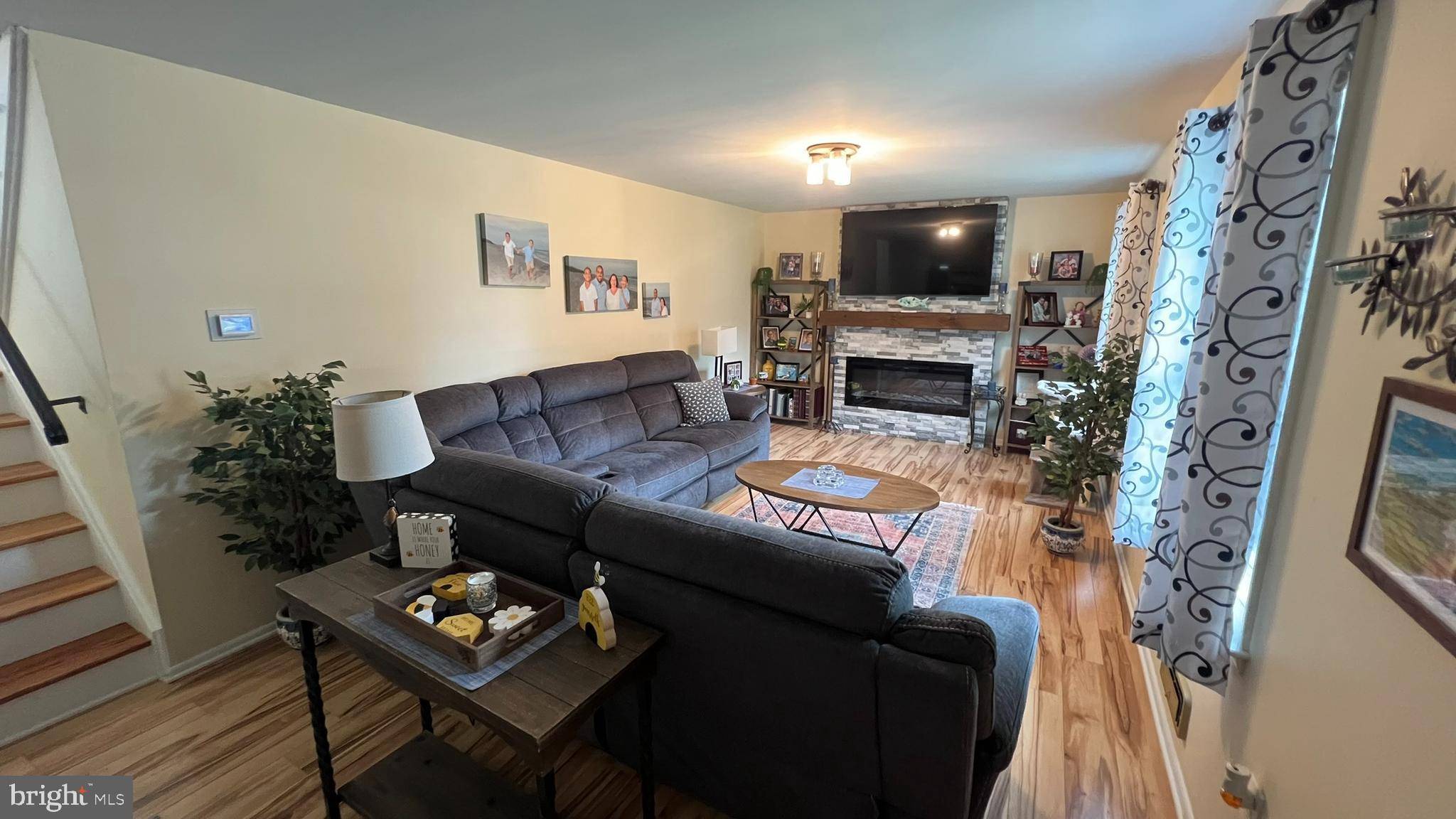 Stratford, NJ 08084,49 LONGWOOD DR