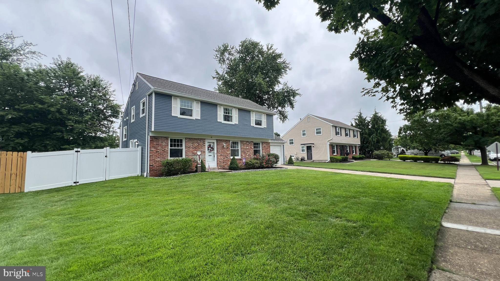 Stratford, NJ 08084,49 LONGWOOD DR