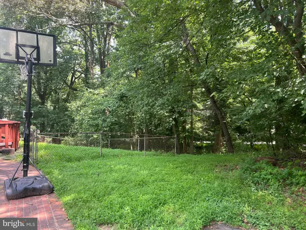 Oakton, VA 22124,2621 HUNTER MILL RD