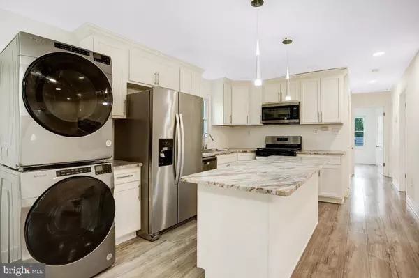Capitol Heights, MD 20743,716 LARCHMONT AVE