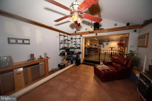 Glenside, PA 19038,1612 E WILLOW GROVE AVE