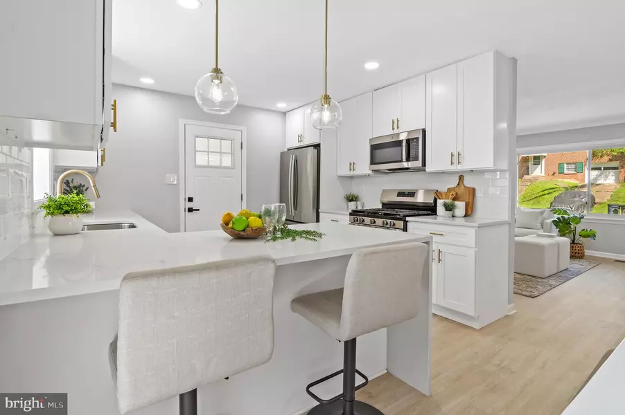 8203 FERNHAM LN, District Heights, MD 20747