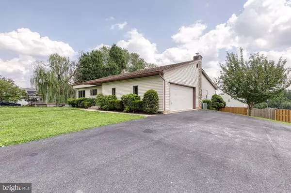 Owings Mills, MD 21117,18 BYWAY RD
