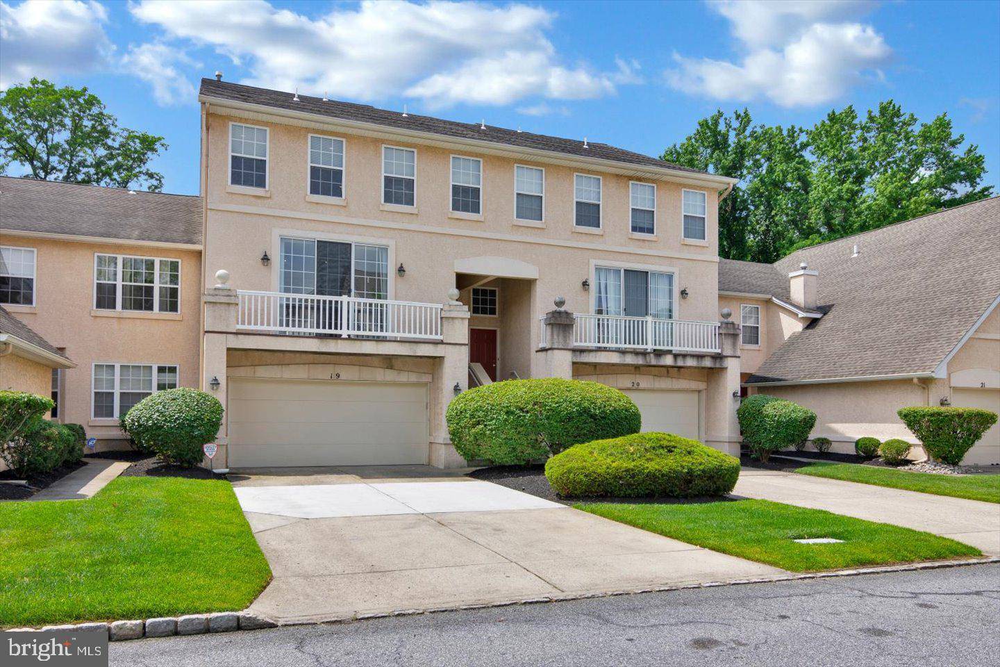 19 BUCKINGHAM PL, Cherry Hill, NJ 08003