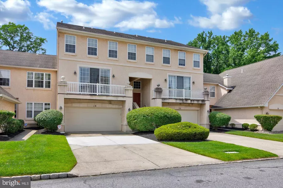 19 BUCKINGHAM PL, Cherry Hill, NJ 08003